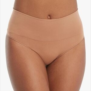 Spanx Everyday Shaping Nude Thong Panties Size Small